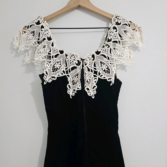 Vintage Gunne Sax • Black Velvet Dress - Picture 5 of 11
